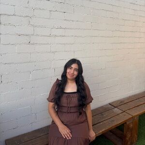 Meet your Posher, Elaine